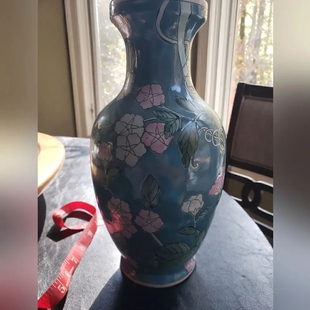 Vase   - Picture 4 of 11